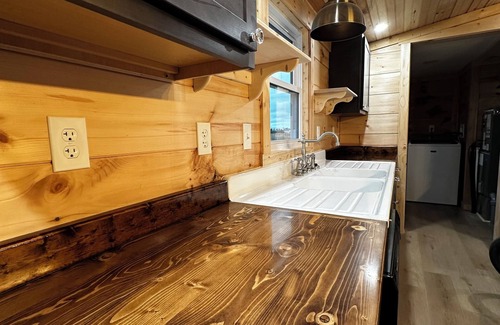 Wilmington Other | Fly in on a grass runway to a charming 3-bedroom house on a pheasant preserve