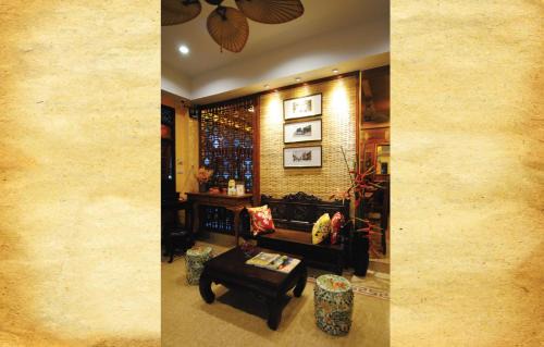 Bang Lamphu Lang Bed & Breakfast | Focal Local Bed & Breakfast