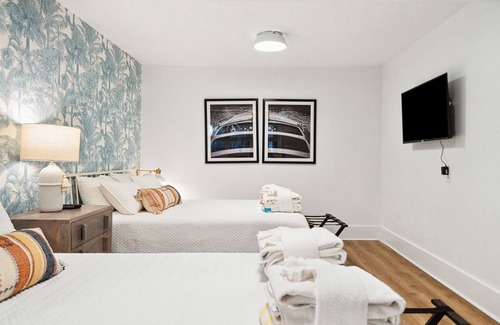Folly Beach Hotel | Folliday Inn - The Coronado - Room 11