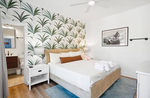 Folly Beach Hotel | Folliday Inn - The Racer - Room 35