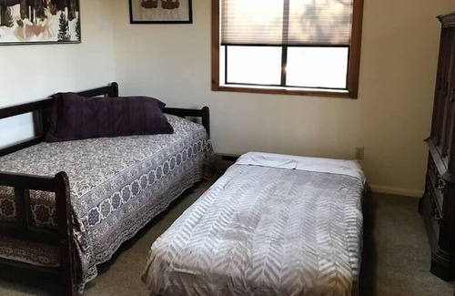 Midpines House | Foothill Acres - Family Cabin near Yosemite