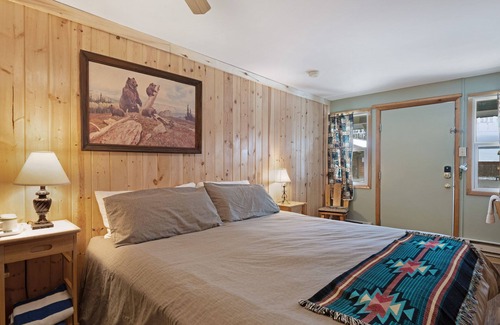 South Fork Cabin | Foothills Lodge 3 - South Fork