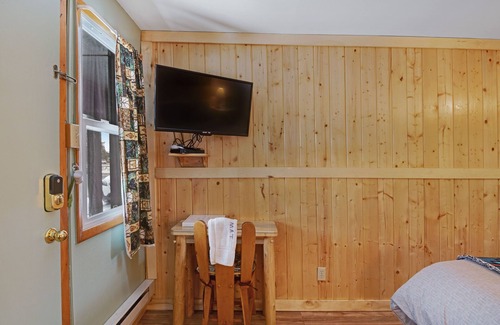 South Fork Cabin | Foothills Lodge 3 - South Fork