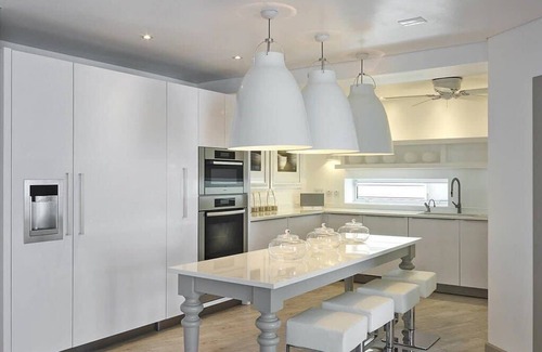 Merlin Bay Villa | Footprints 5BR in St James by Personal Villas - Stunning Beachfront