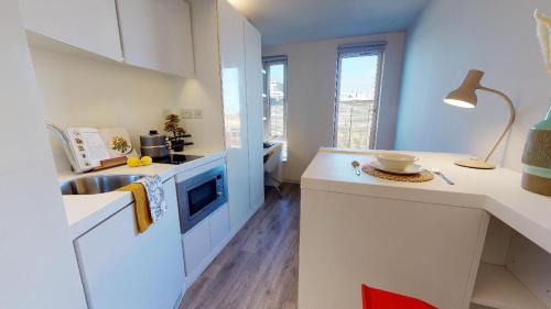 St. Dunstan's Apartment | For Students Only East Court in London
