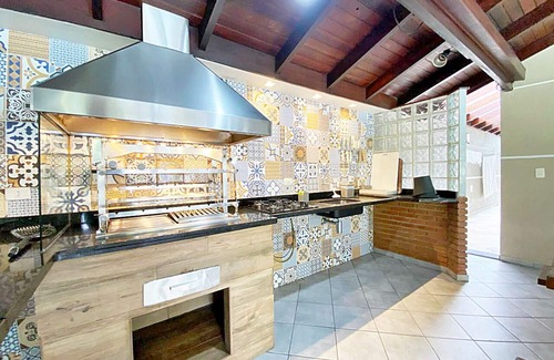 Guarutuba House | For the Family: House with 5 suites/Solar heated pool/WiFi