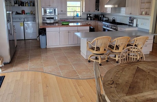 Sugarloaf Shores House | For up to date availability call 510-381-5000