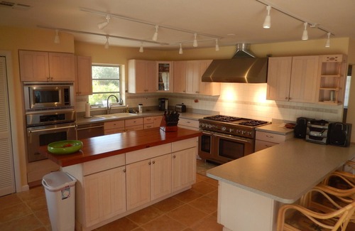 Sugarloaf Shores House | For up to date availability call 510-381-5000