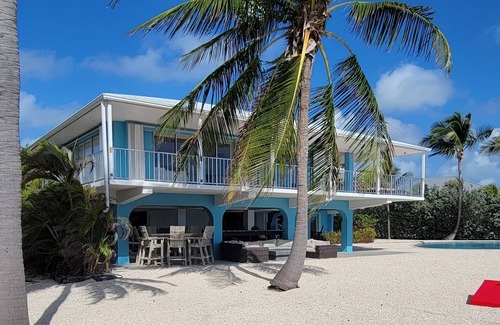 Sugarloaf Shores House | For up to date availability call 510-381-5000