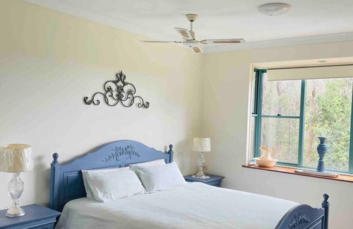 Parklands House | Forest abode gem near to beach!