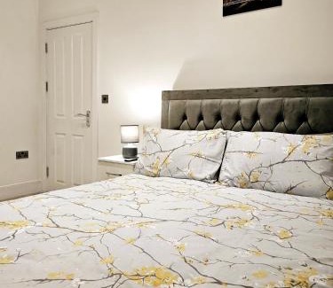 Newham House | Forest Edge Inn