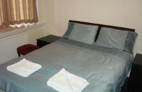 Newham Hotel | Forest Gate Hotel - Free Parking limited spaces
