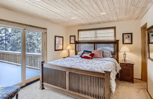Forest Hills House | Forest Hills Hideaway | Nearby Golf, Shopping & More