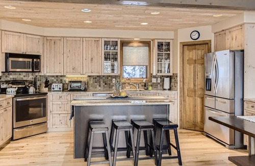Forest Hills House | Forest Hills Hideaway | Nearby Golf, Shopping & More
