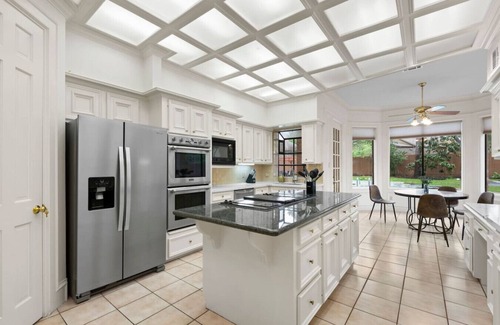 Barker Villa | Forest Mansion | Cinema | Game room | Pool&Spa