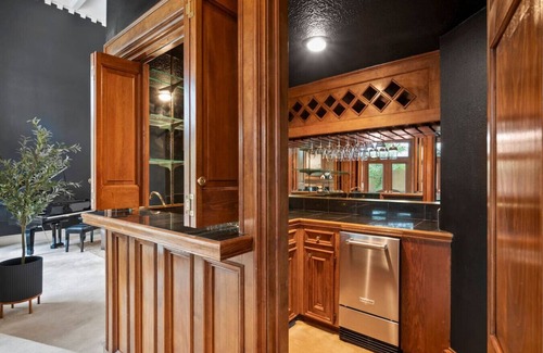 Barker Villa | Forest Mansion | Cinema | Game room | Pool&Spa