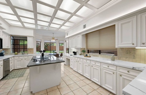 Barker Villa | Forest Mansion | Cinema | Game room | Pool&Spa