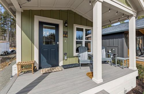 Pacific Beach House | Forest Moon by Seabrook Hospitality