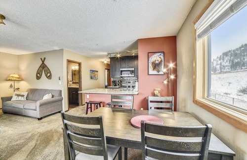 Frisco Condo | Forest Park F