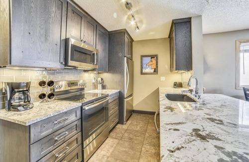 Frisco Condo | Forest Park F