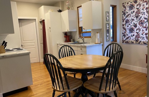 Regional District of Nanaimo House | Forest Retreat in your home away from home!