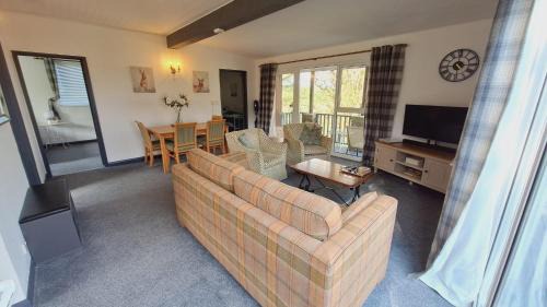 Hartland House | Forest Retreat Sleeps 4 2 Bed Parking