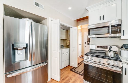 Incline Village Cabin | Forest-view cabin with woodstove & furnished deck - walk to golf course