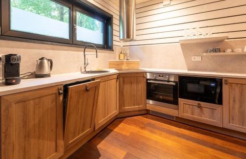 Maubray House | Forest-View Cottage Stay