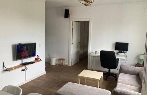 Leon Apartment | Forest View