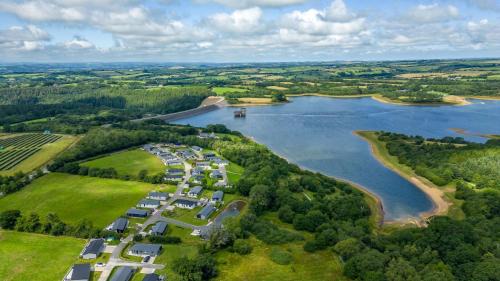 Lifton House | Forget Me Not Lodge, 4 Roadford Lake Lodges