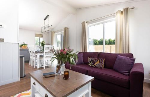 Lifton House | Forget Me Not Lodge, 4 Roadford Lake Lodges