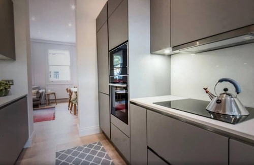 Highbury West Apartment | Former Victorian Bakery Maisonette Conversion