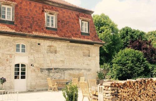 Maroldsweisach House | former wagonry in the castle complex