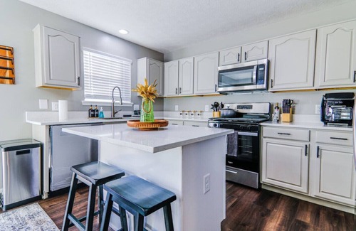 Indianapolis House | Fort Ben Harrison State Park 4Bed Spacious Retreat