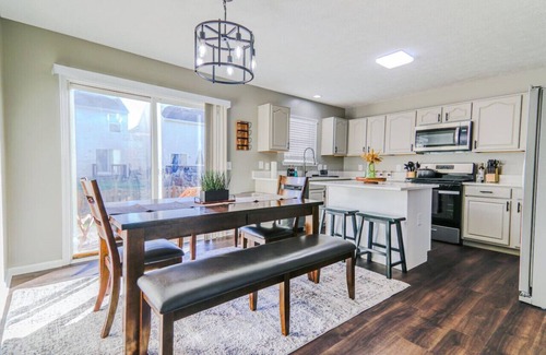 Indianapolis House | Fort Ben Harrison State Park 4Bed Spacious Retreat