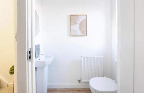 Severn Beach House | Fortified Three Bedroom Home Bristol