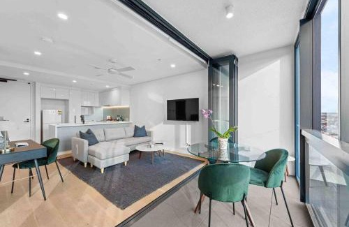 Fortitude Valley Apartment | Fortitude Valley Prime position 2 x Bed, view, parking, pool