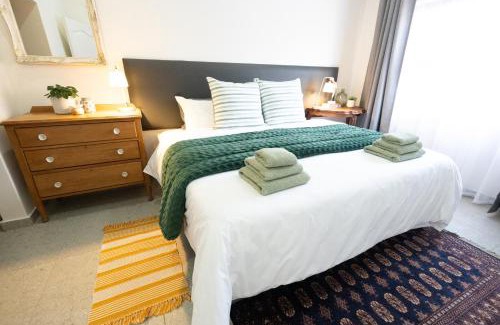 Middelburg Apartment | Fountain on the Fairway