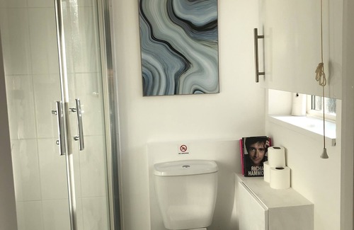 Cowley Apartment | Fountain View 1BR Flat-Free Parking