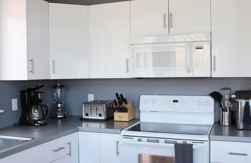 Darnley House | Four Bedroom Cottage Within Walking Distance To Thunder Cove Beach