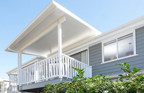 Wynnum House | Four Bedroom Sports House