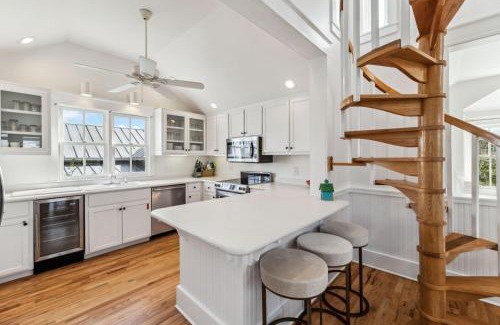Seaside House | Four by the Shore