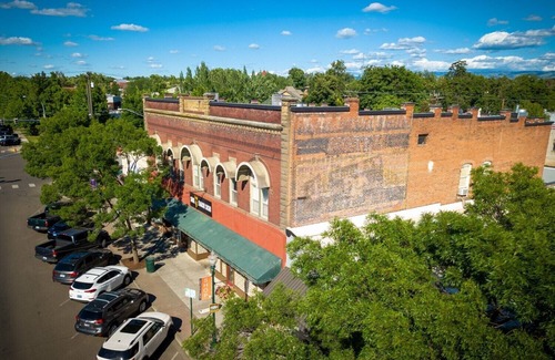 Walla Walla Apartment | Four — King Bed, Historic Downtown Apartment in Nicely Appointed Building on Main Street