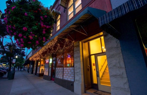 Walla Walla Apartment | Four — King Bed, Historic Downtown Apartment in Nicely Appointed Building on Main Street