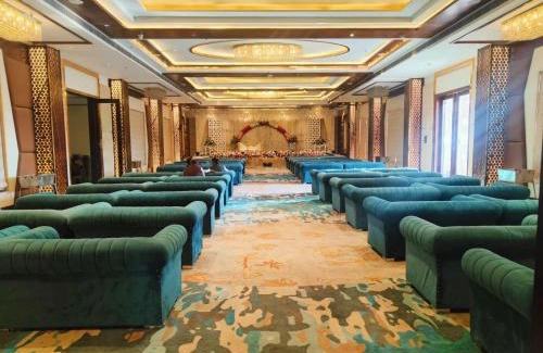 Varanasi Hotel | Four Leaf Hotel - AKOSHA