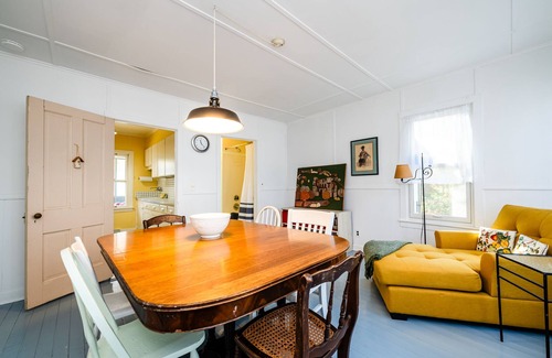 Lakeside Cottage | Four Night Min! Lakeside Home With 800 Feet Of Association Beach!