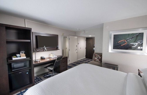 Huntersville Hotel | Four Points by Sheraton Charlotte - Lake Norman