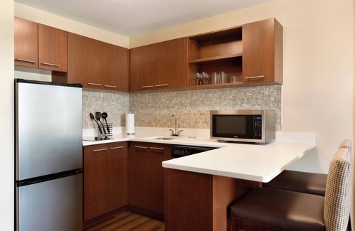 Fargo Hotel | Four Points by Sheraton Fargo Medical Center