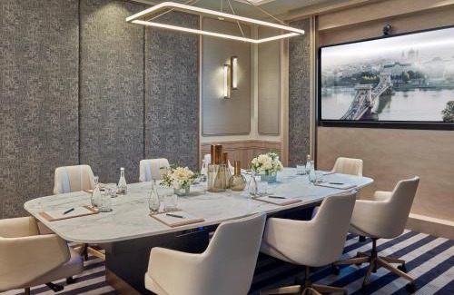 Belvaros - Lipotvaros Hotel | Four Seasons Hotel Gresham Palace Budapest