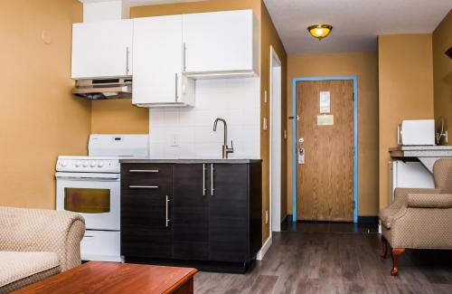 Fox Creek Hotel | Fox Creek Inn